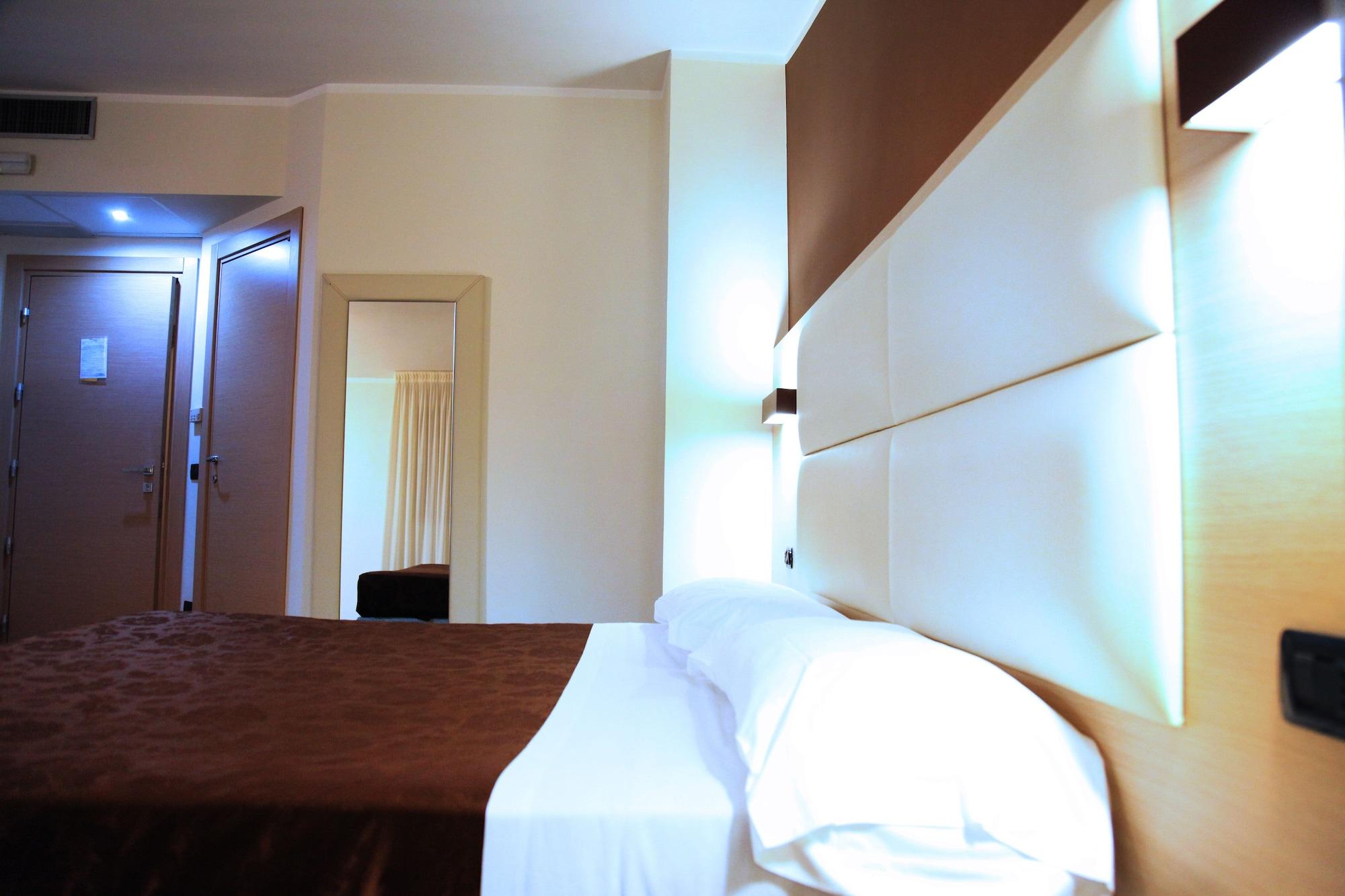 Hotel Sogni D'Oro Airport Lamezia Terme Esterno foto