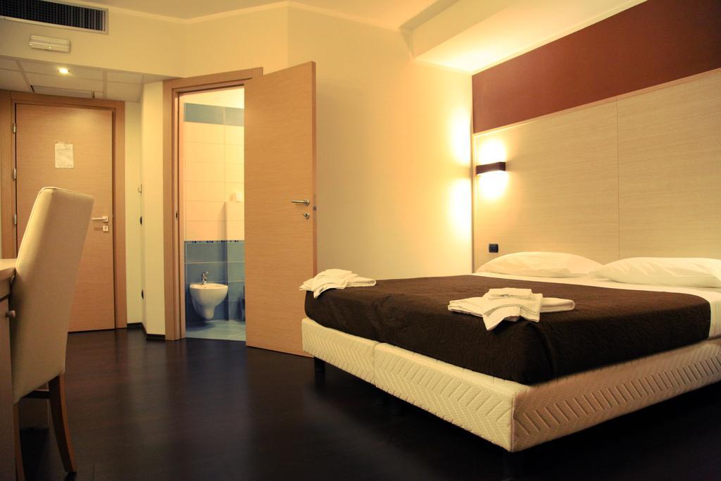 Hotel Sogni D'Oro Airport Lamezia Terme Esterno foto