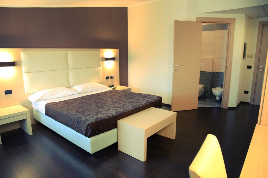 Hotel Sogni D'Oro Airport Lamezia Terme Esterno foto